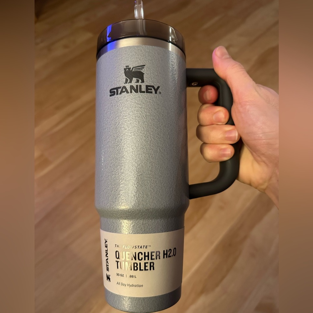 Stanley Quencher H2.0 Tumbler - Silver and Black
